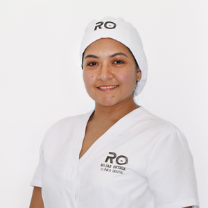 estefanía, auxiliar en la clínica dental de lasarte-oria